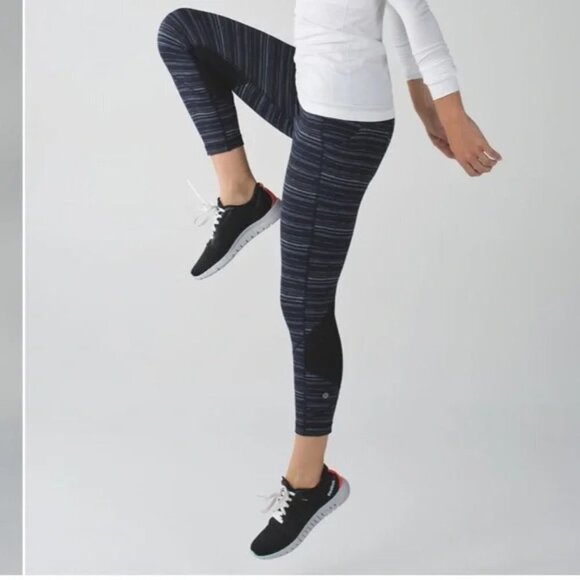 Lululemon Pace Rival Crop Cyber Stripe Naval Blue Black / Black - Picture 1 of 6